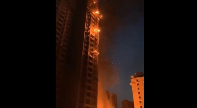在建工地因建筑保溫材料起火，未設(shè)置臨時(shí)消防水源